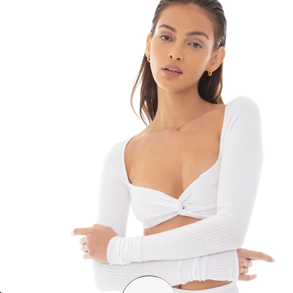 Are YOU AM I WHITE ADIA TOP XXS